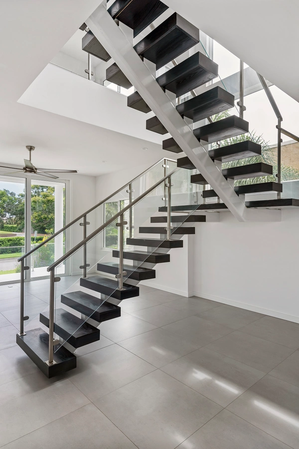 15-staircase_43_MTBH_110PalmeraBlvd_013