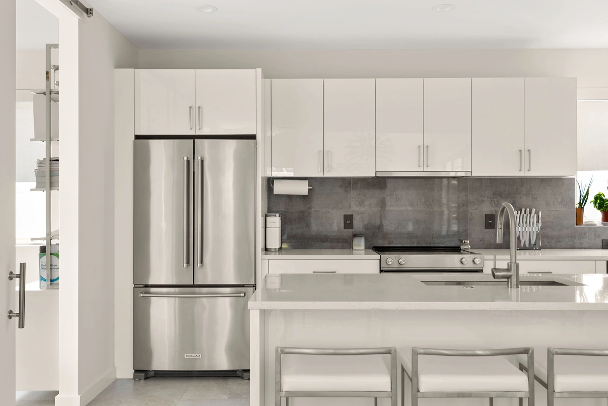 03-kitchen_39_MTBH_651_12th_Ave_S__11_