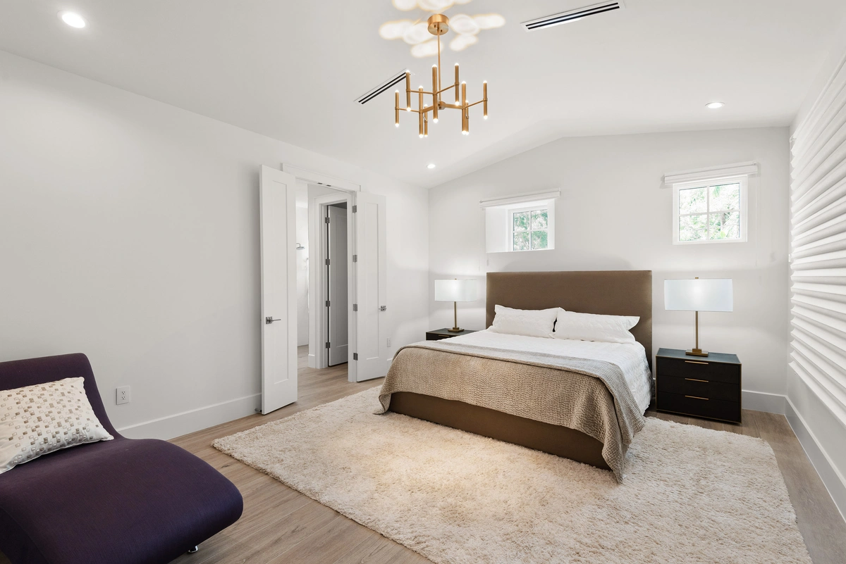 22-primarybedroom_41_MTBH_736_18th_Ave_NE___26_