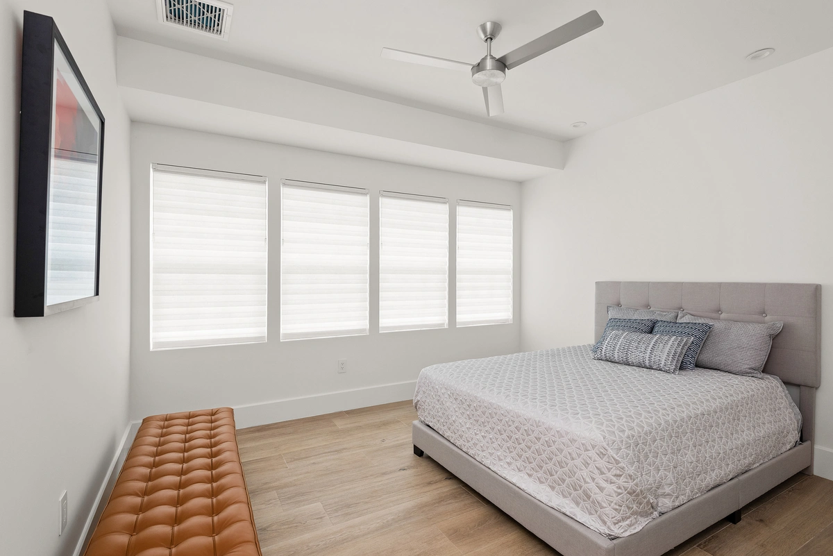 23-primarybedroom_40_MTBH_736_18th_Ave_NE___33_