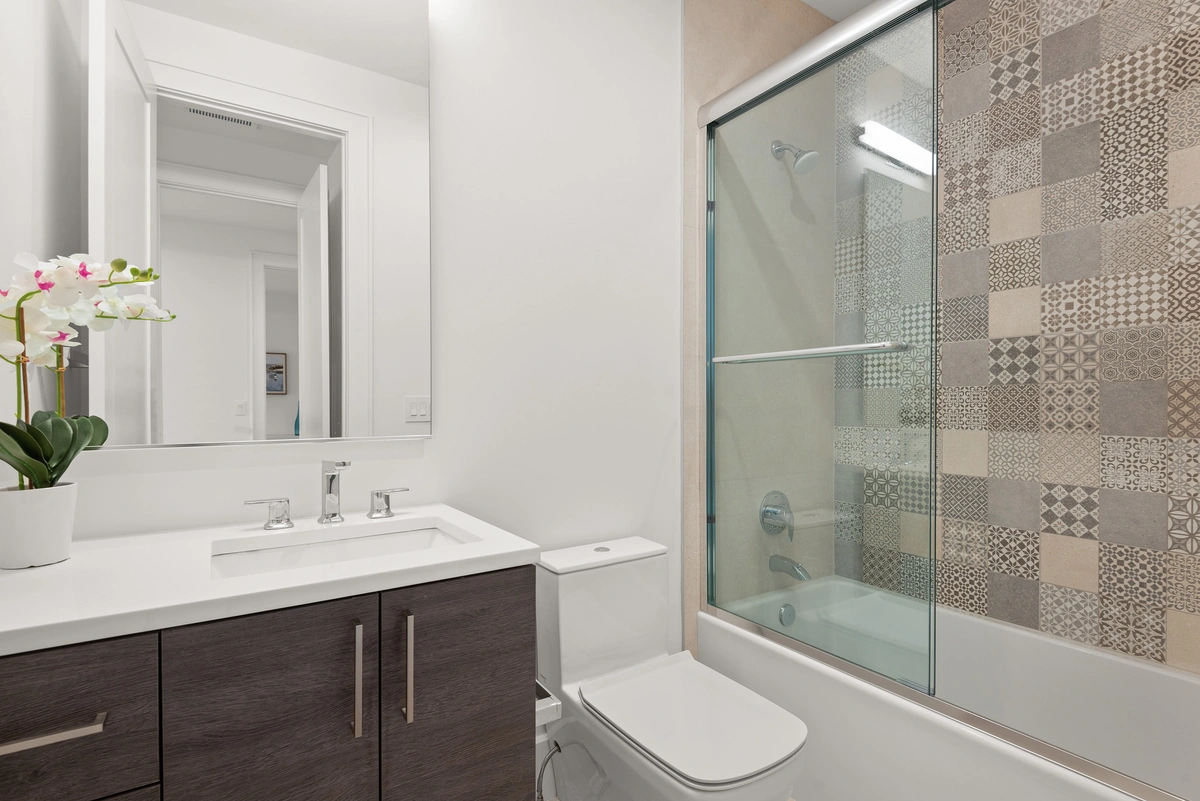 28-bathroom_42_MTBH_736_18th_Ave_NE___34_