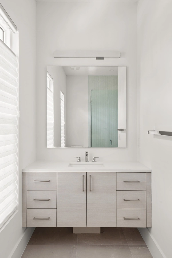 29-bathroom_38_MTBH_736_18th_Ave_NE___36_