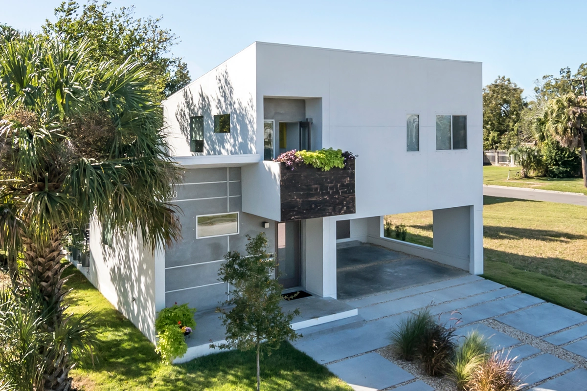 20-sideexterior_44_1328WFigSt_001