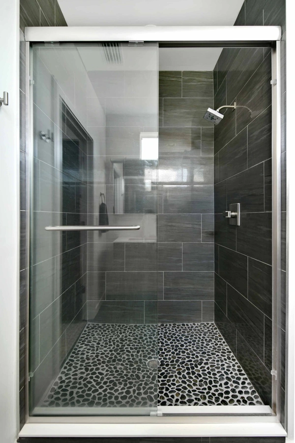 26-double-vanityprimarybathroomwithglassshower_45_1328WFigSt_027