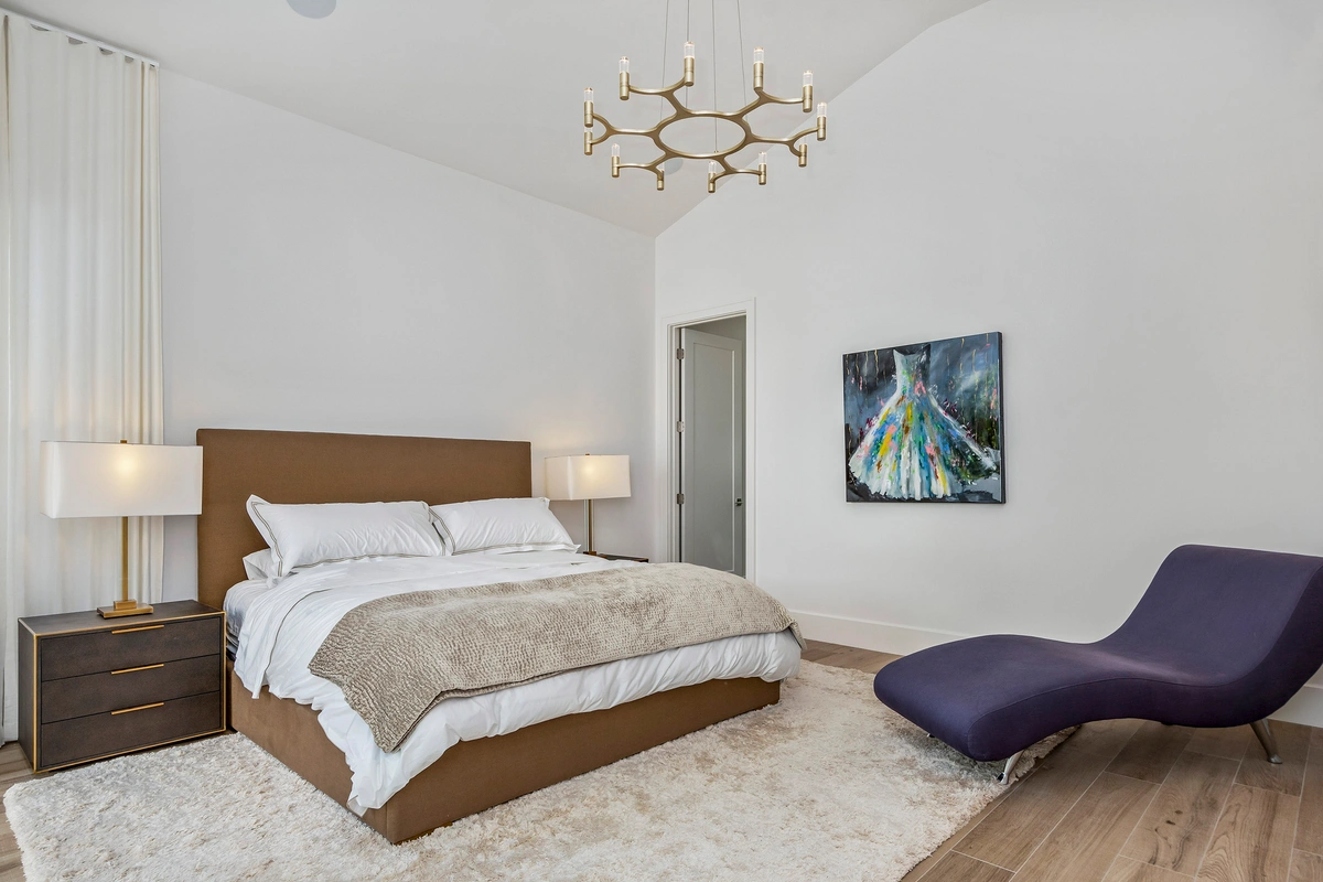 17-primarybedroom_41_MTBH_146_18th_Ave_NE_020