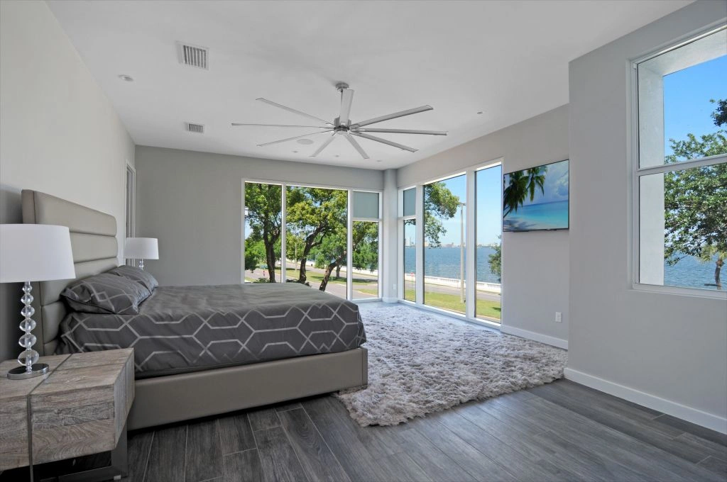 04-bedroom_43_home_of_distinction_022-1024x680