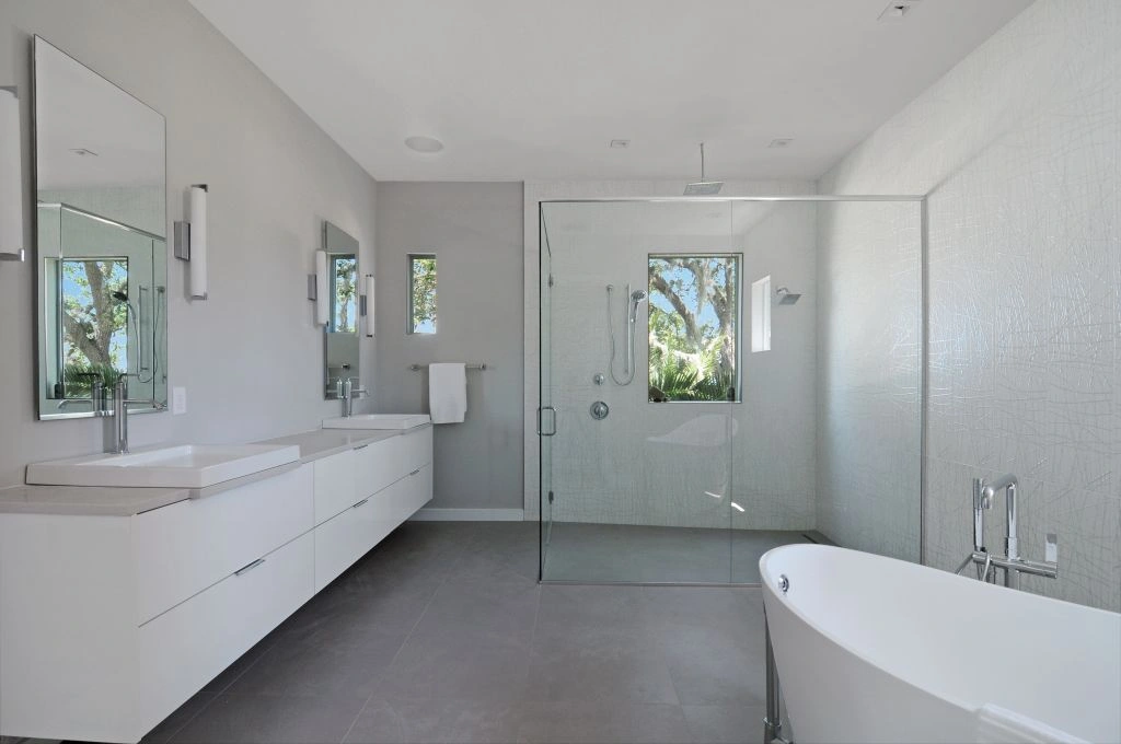 05-bathroom_40_home_of_distinction_017-1024x680