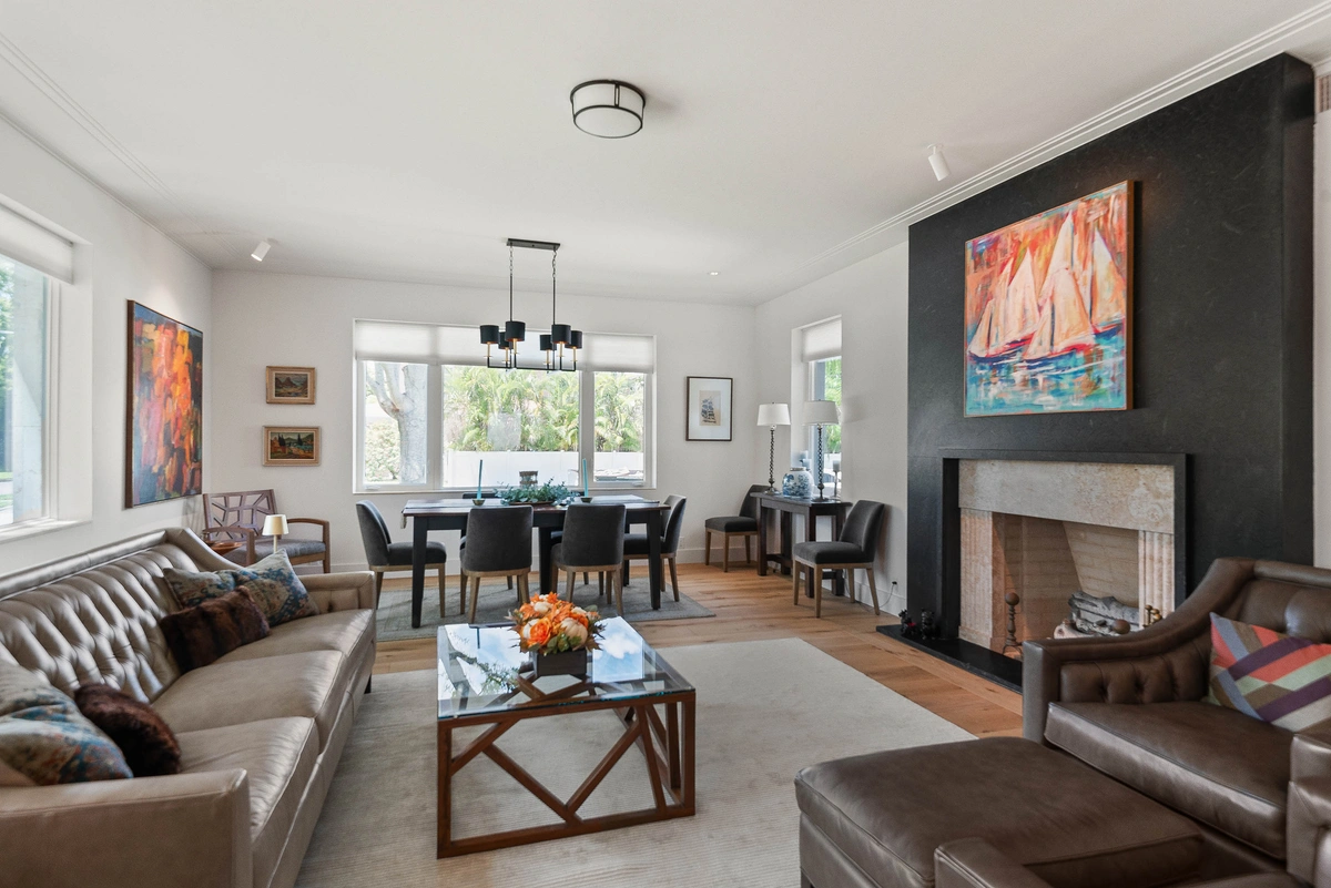 05-livingroom_45_1145_15th_Ave_N__34_