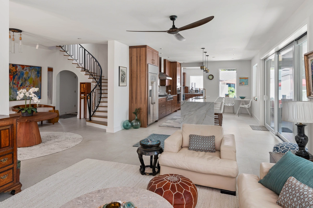 27-staircase_43_1145_15th_Ave_N__11_