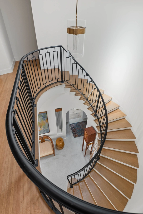 28-staircase_43_1145_15th_Ave_N__24_