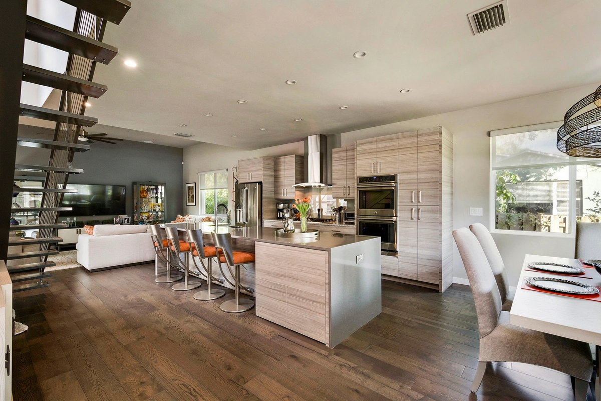 07-kitchen_45_1800CrescentLakeDrN_007
