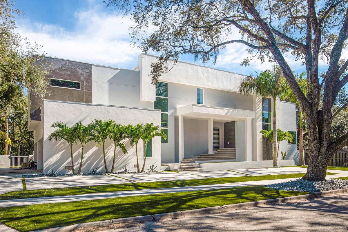 01-garage_47_MTBH_2616_S_Hawthorne_Cir__3_