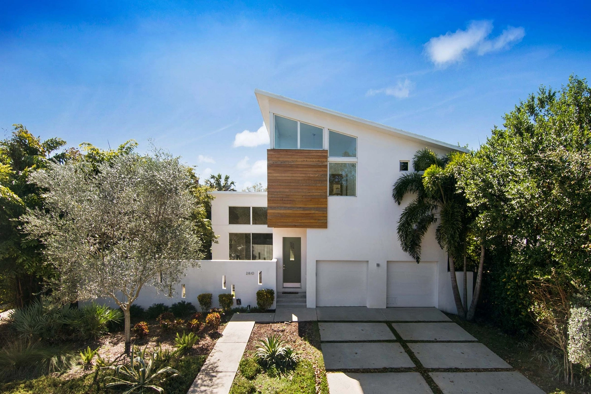 03-sideexterior_45_2810WAverill_004