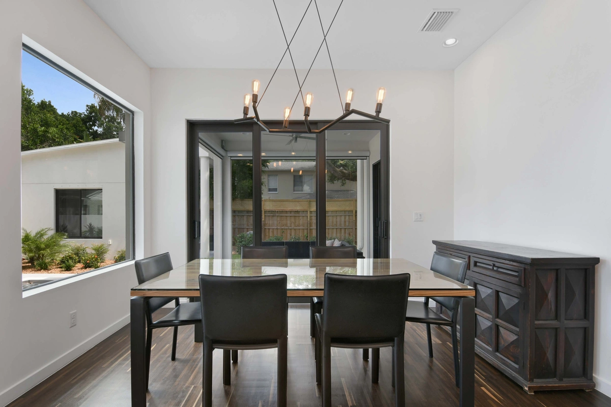 04-diningroom_45_WDorchester_013