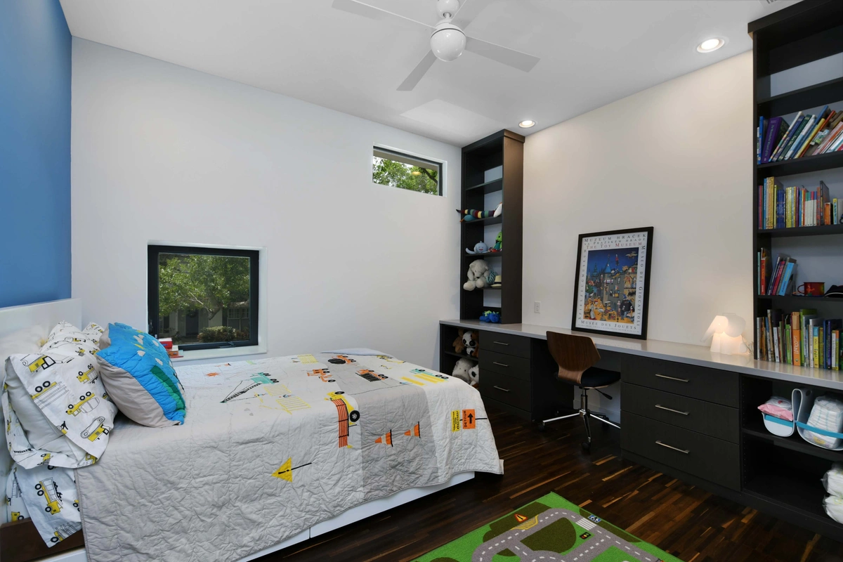 09-primarybedroom_45_WDorchester_023