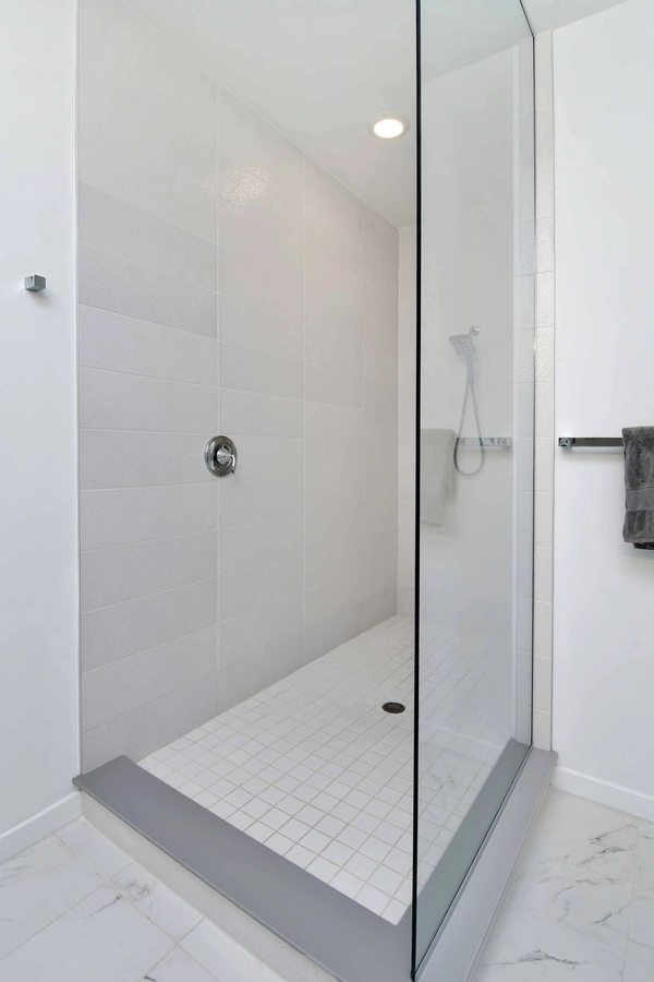 22-primarybathroom_37_MTBH_8028_26thAveN_036