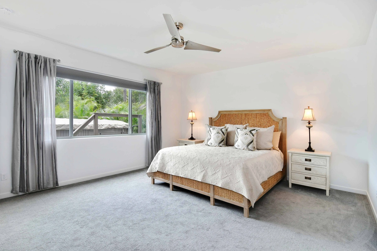 24-bedroom_41_MTBH_8028_26thAveN_027