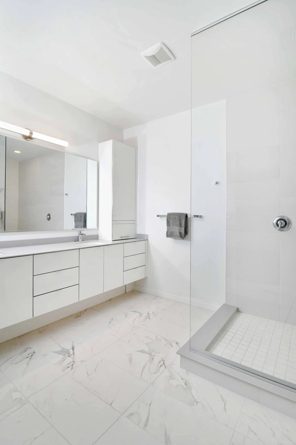 28-bathroom_35_MTBH_8028_26thAveN_037