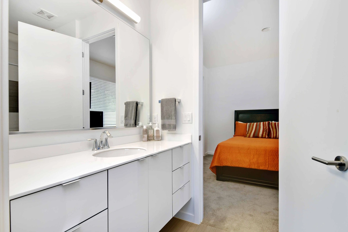30-laundryroom_39_MTBH_8028_26thAveN_039
