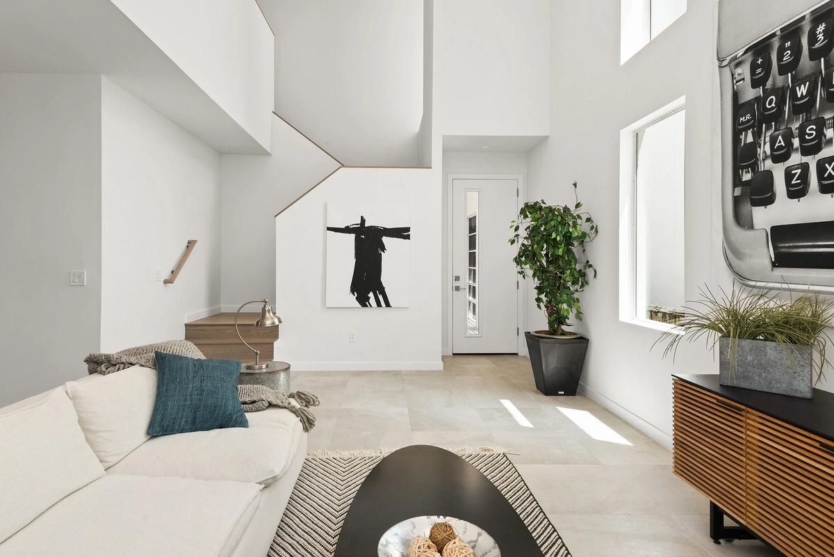 MTBH_1314_1-2_W_Lemon_St_interior__1_